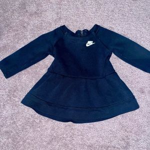 Beautiful goodcondition Nike 12 month long sleeve dress